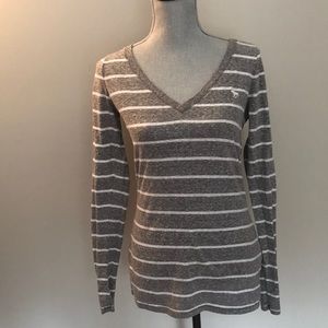 Abercrombie & Fitch L/S V-Neck Tee